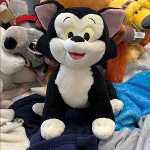 ⭐️2 for $20!!⭐️ Disney Figaro plush